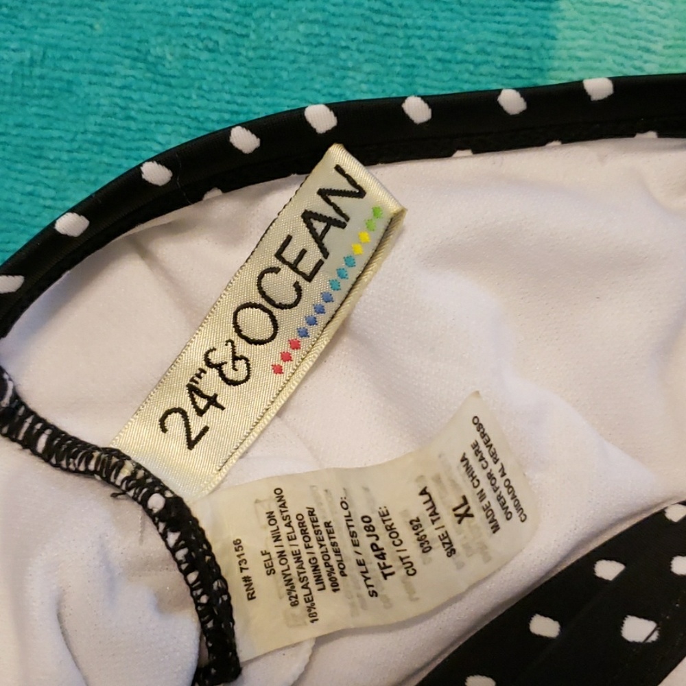 Black and White Abstract Tankini top XL - Picture 4 of 5